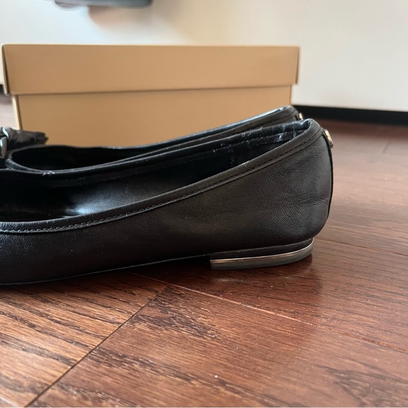 MICHAEL KORS Willa Ballet Bow Flats Black Leather Size 7 - Picture 4 of 8